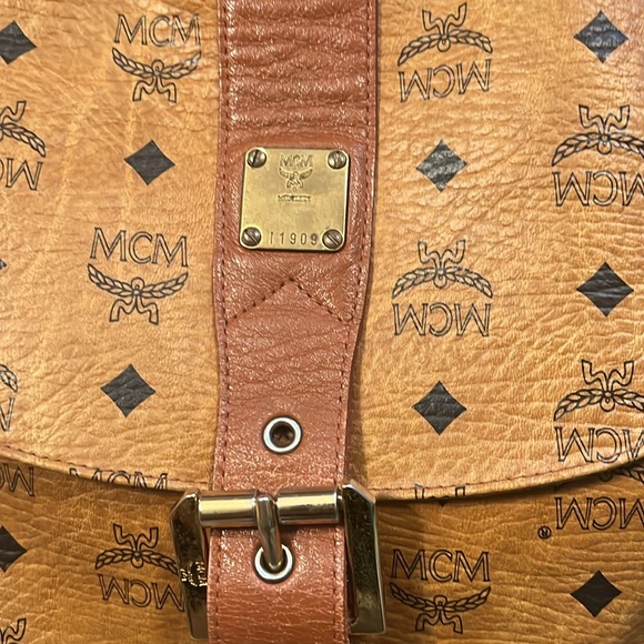 Pre loved MCM Backpack - Picture 2 of 8